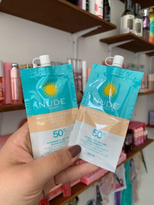 NUDE PROTECTOR SOLAR EN SACHET CON COLOR SPF 50